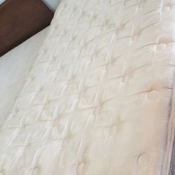 Full Size Matress And Boxspring 