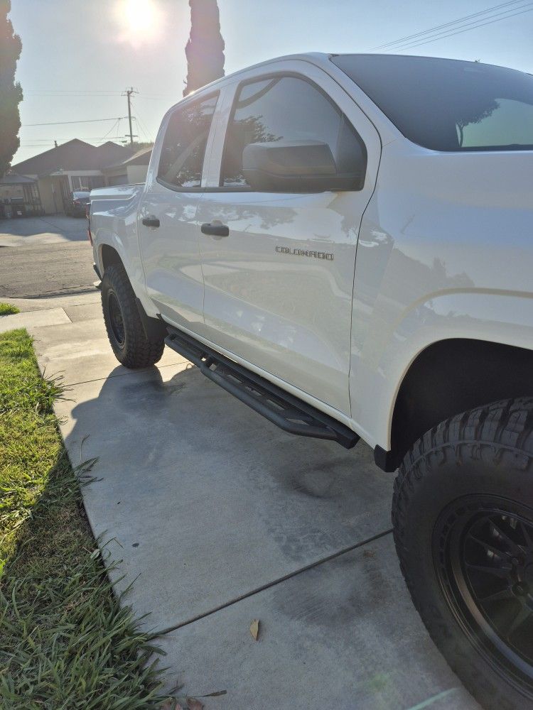 2023-25 Chevy Colorado Side Steps