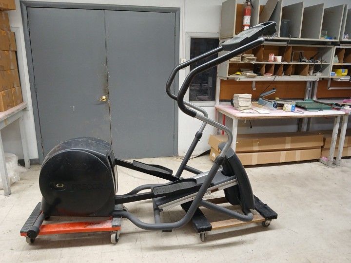 Precor EFX5.21si Elliptical