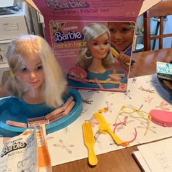 1976 Super Star Barbie Fashion Face 