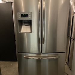  General Electric beautiful stainless steel refrigerator French door everything works perfectly first come first served 