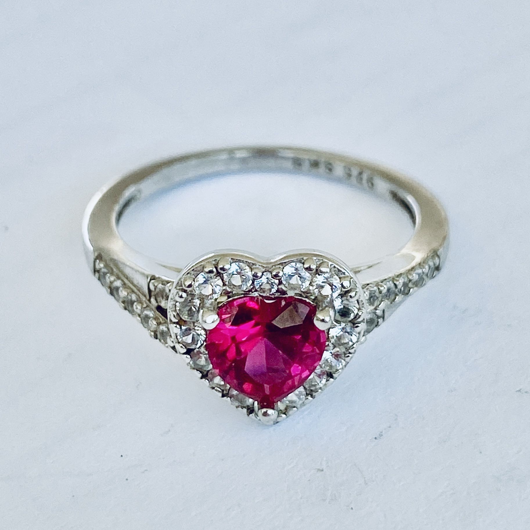 Mejuri 925 Sterling Silver SK9 Diamond Ring With Elegant Heart-Shape Ruby