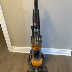 Dyson DC25 Vacuum Almost New 