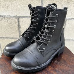 NWT Black Boots Womens 7.5 