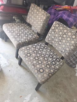 ACCENT  CHAIRS