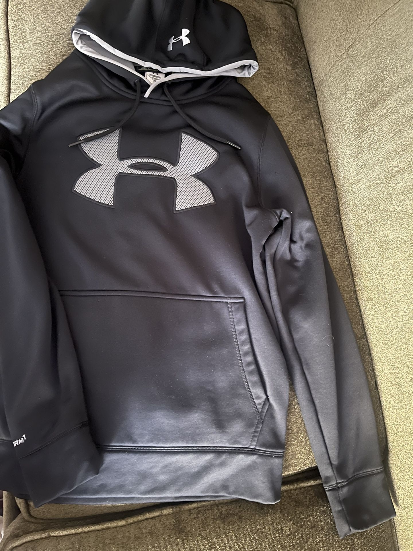 Women’s Size Small Under Armor Hoodie