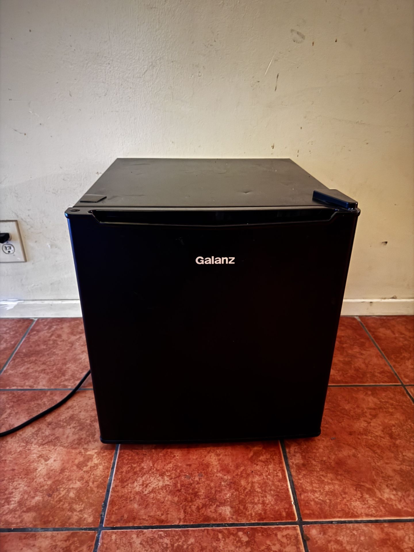 Galanz Mini Fridge