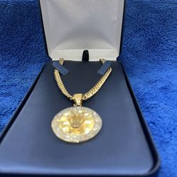 18kt Gold Chain + Pendant 
