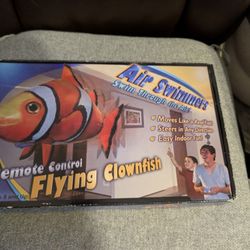 Air Swimmers Clownfish 