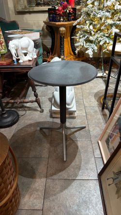 Round table  17 wide 23 tall