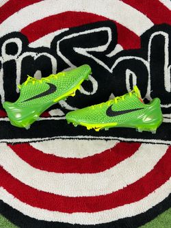 Kobe 6  Grinch Vapor Edge cleat size 13