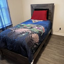 Twin bed set