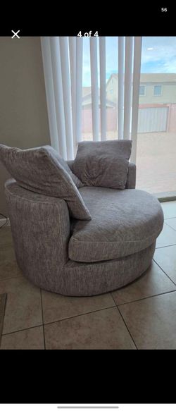 Large Round Swivel Accent Chair with Cushions