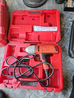 Milwaukee 9070-20 corded impact wrench with case
