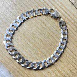 Sterling silver bracelet   size 9” , 9.8mm, 21.8g