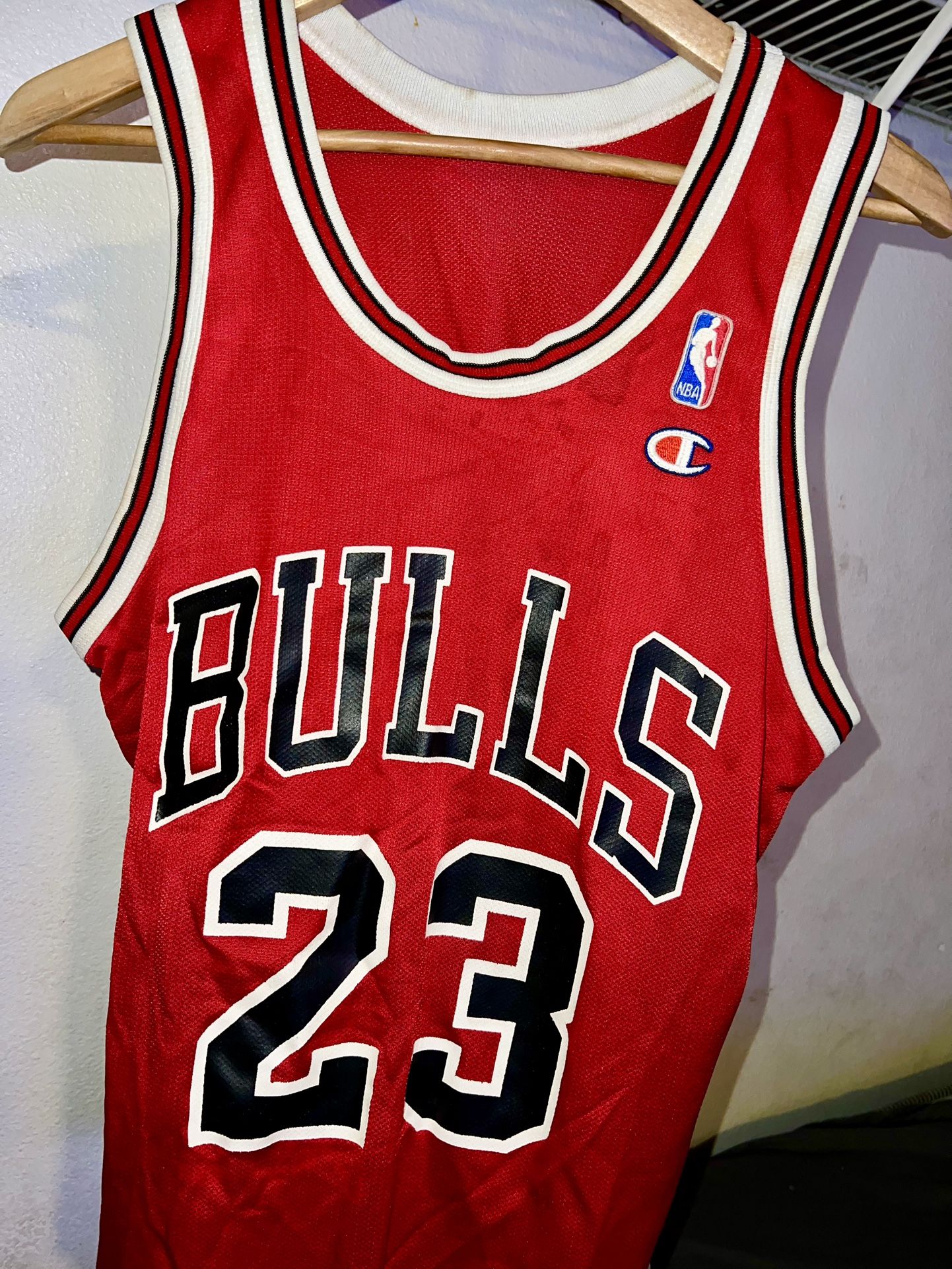 BULLS JORDAN Jersey (40/M)