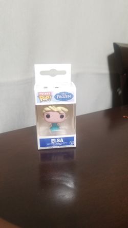 Pocket pop keychain Elsa