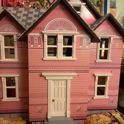 BEAUTIFUL doll House