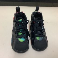 Tenis Jordan Talla 6. 