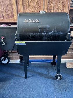 Traeger Pellet Smoker