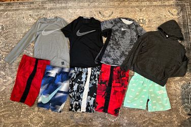 Nike Youth Medium Tees, Shorts & Hoodie BuNDle