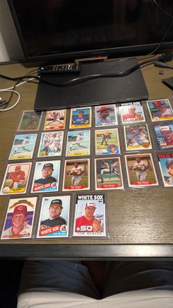 TOM SEAVER LOT (21 cards) 70s and 80s