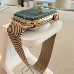 ✨ Brand New Apple Watch Series 9 – Gold Stainless Steel (45mm, Cellular)