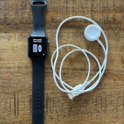 Apple Watch Series 3 - 42 MM Black
