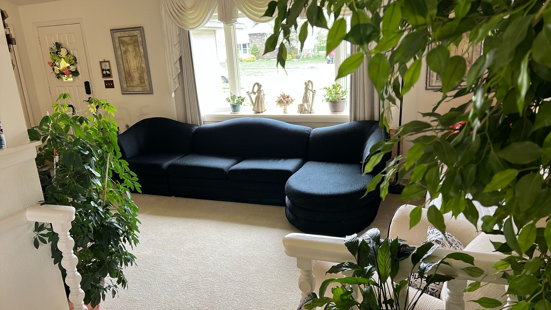 Big Sofa (11 F 4 Inches)