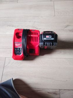 charger with battery included milwaukee
