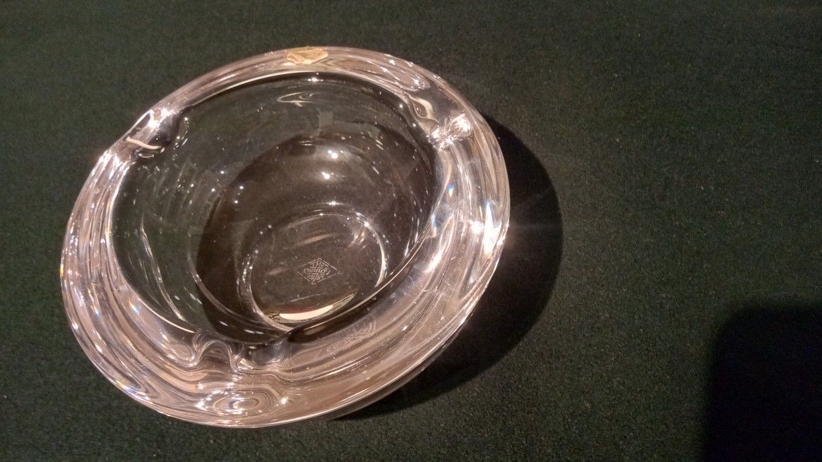 Vannes Collectible Art Glass 5" Bowl