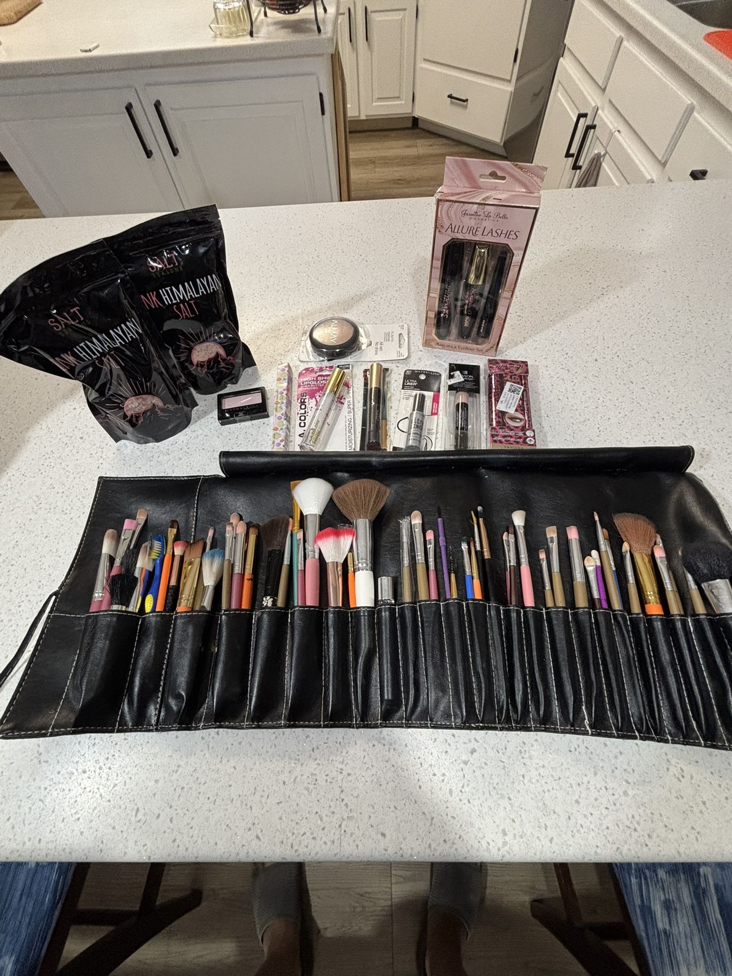 Bunch of new make up and make up brushes all for $20