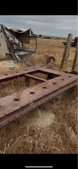 Chassis liner frame straightener