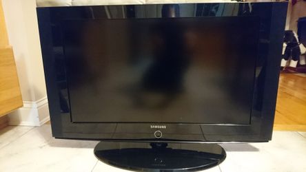 Samsung 32" LCD TV LN32A330J1D