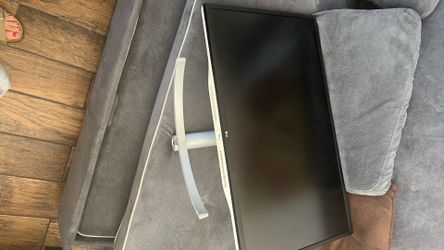 LG computer monitor 32”