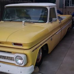 1966 Chevy long bad pick up in great Condition 