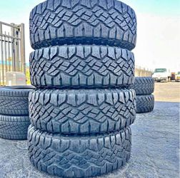 275/65/18 Goodyear Vendo Tires con 70% de vida las 4