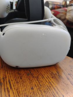 Meta Quest 2 VR Headset + KIWI Strap + 1 Controller