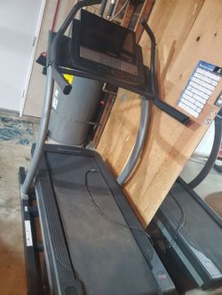 NordicTrack commercial ifit treadmill **Read Description, needs repairs***