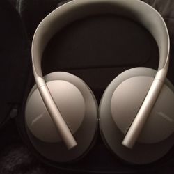 Bose Noise Cancelling Headphones 