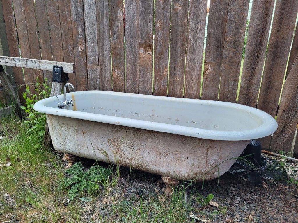 Claw foot Tub