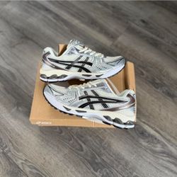 Asics Keyano 14 + Broken Planet Hoodie 