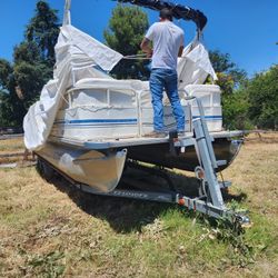 2004 BENTLEY Pontoon 240 S. Sport Mercury 175 Outboard 