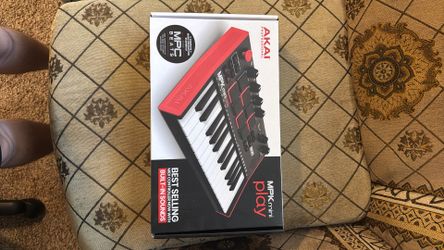 Akai Professional MPK Mini Play MK3 - MIDI Keyboard Controller with Built-in Speaker and Sounds Plus Dynamic Keybed, MPC Pads, Software Suite and Nati