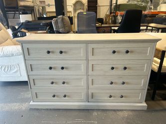 (Door Knots different) 8-Drawer Dresser for Bedroom