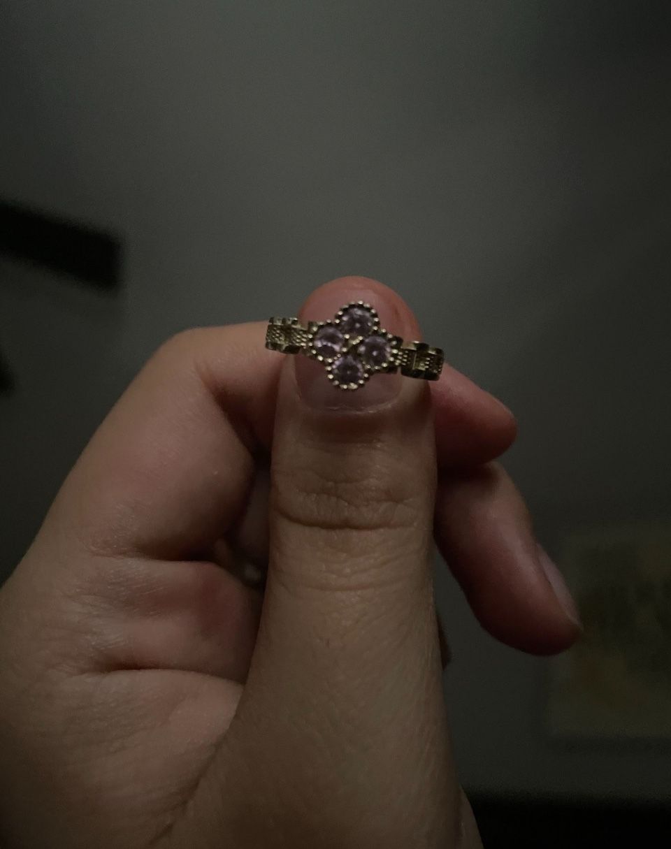 Gold ring (10k)