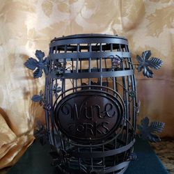Grape Leaf Wine Barrel Cork Keeper