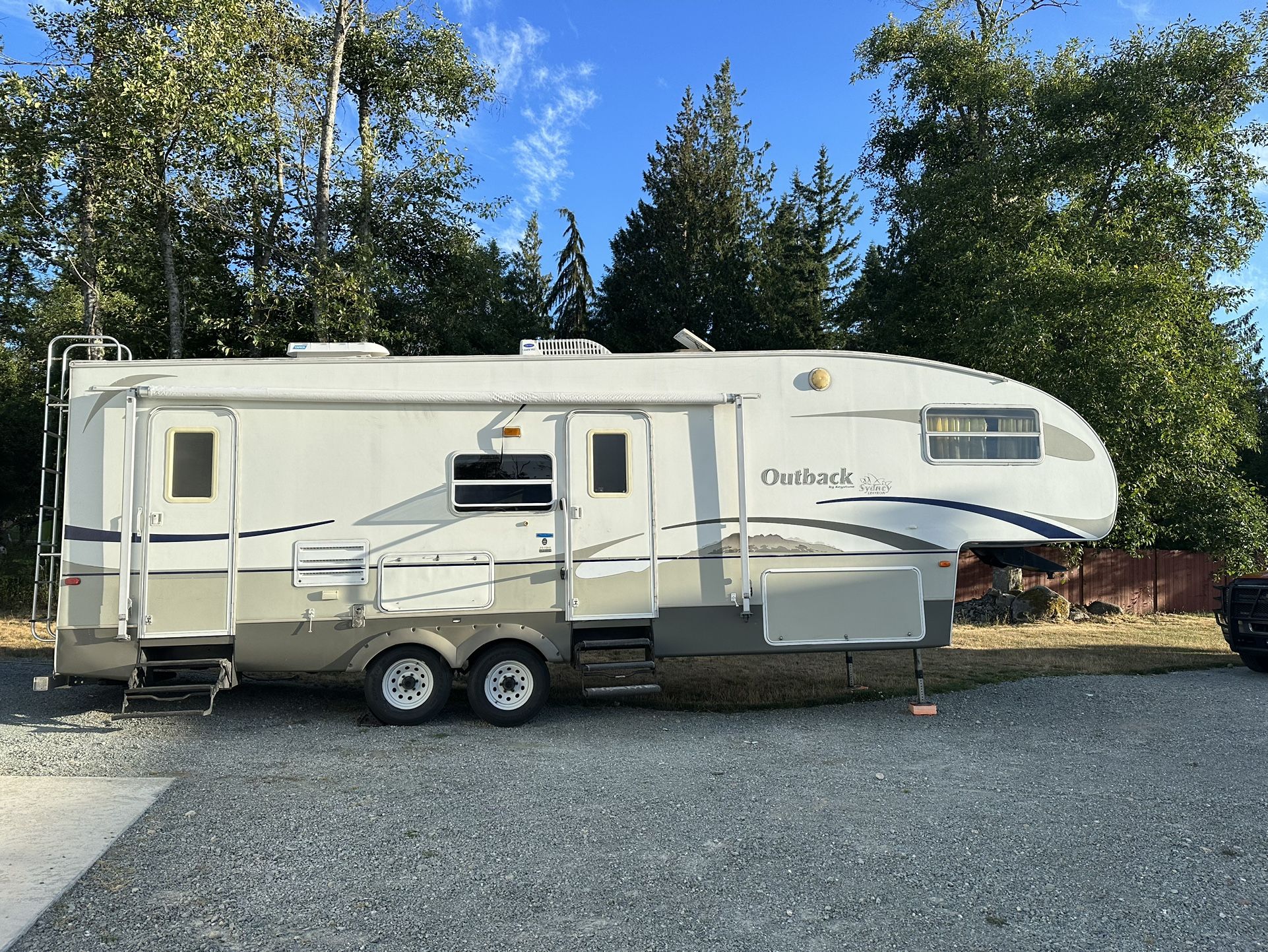 2005 Keystone Outback 29 FBHS
