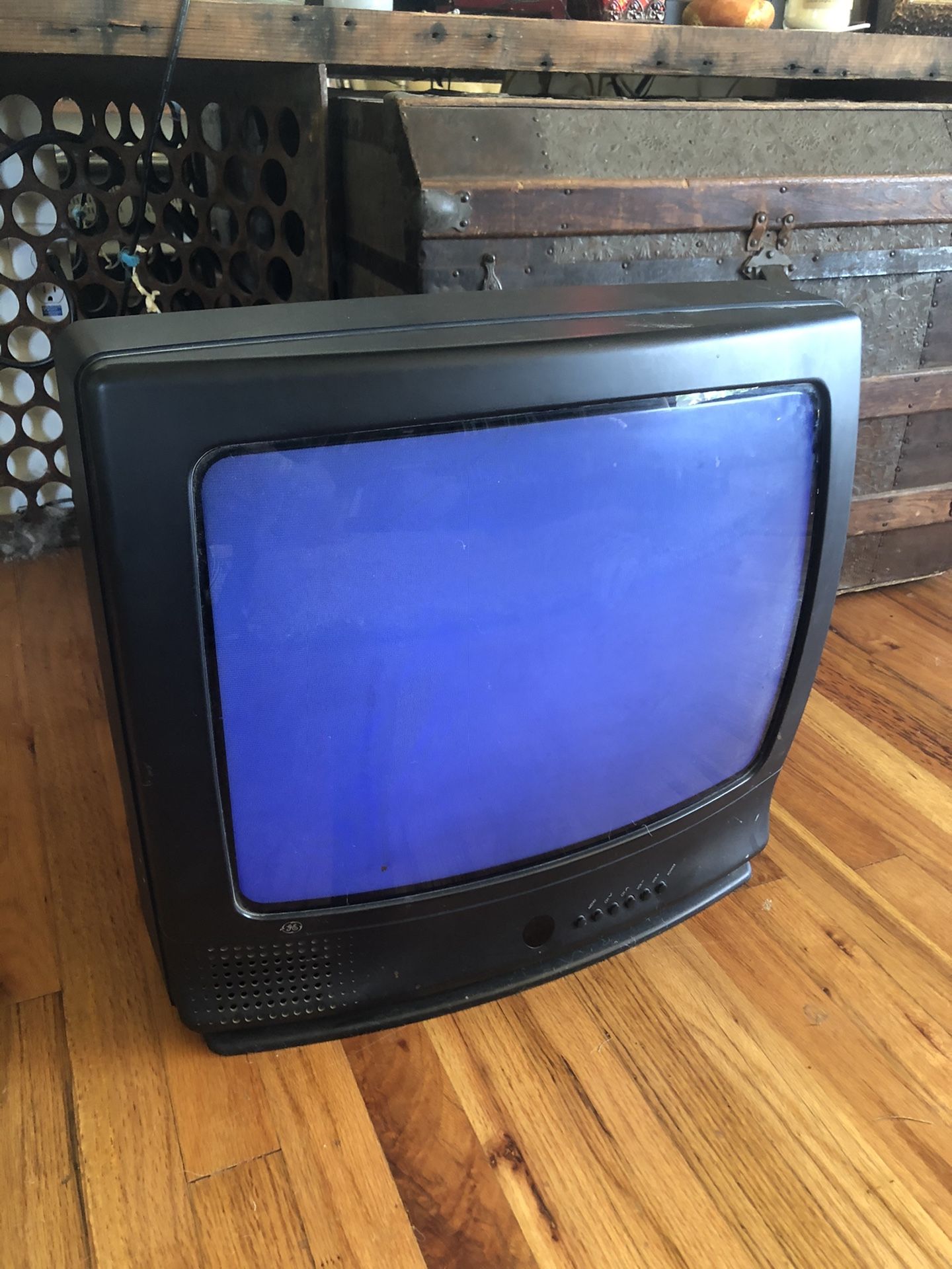 Vintage 19” CRT Gaming Television