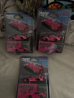 Mini GT Porsche 911 GT3 R #77 Pink Pig 1:64 – Lot of 3